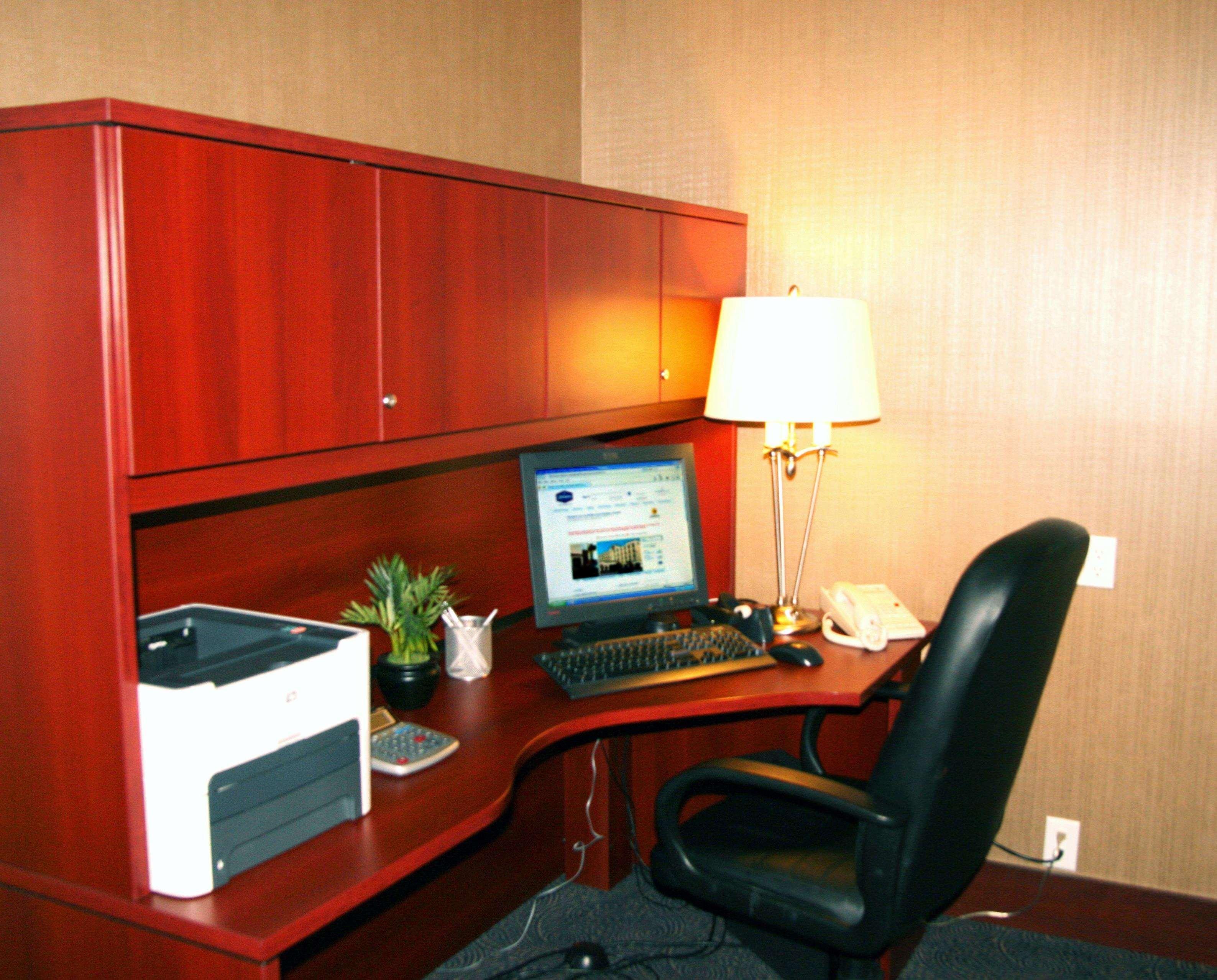 Hampton Inn & Suites Laval Exterior foto